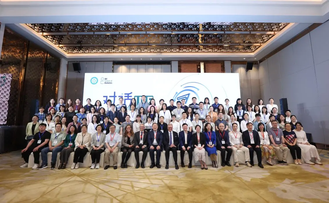 Foto de expertos en diabetes en la formación para expertos en atención diabética en China en 2024