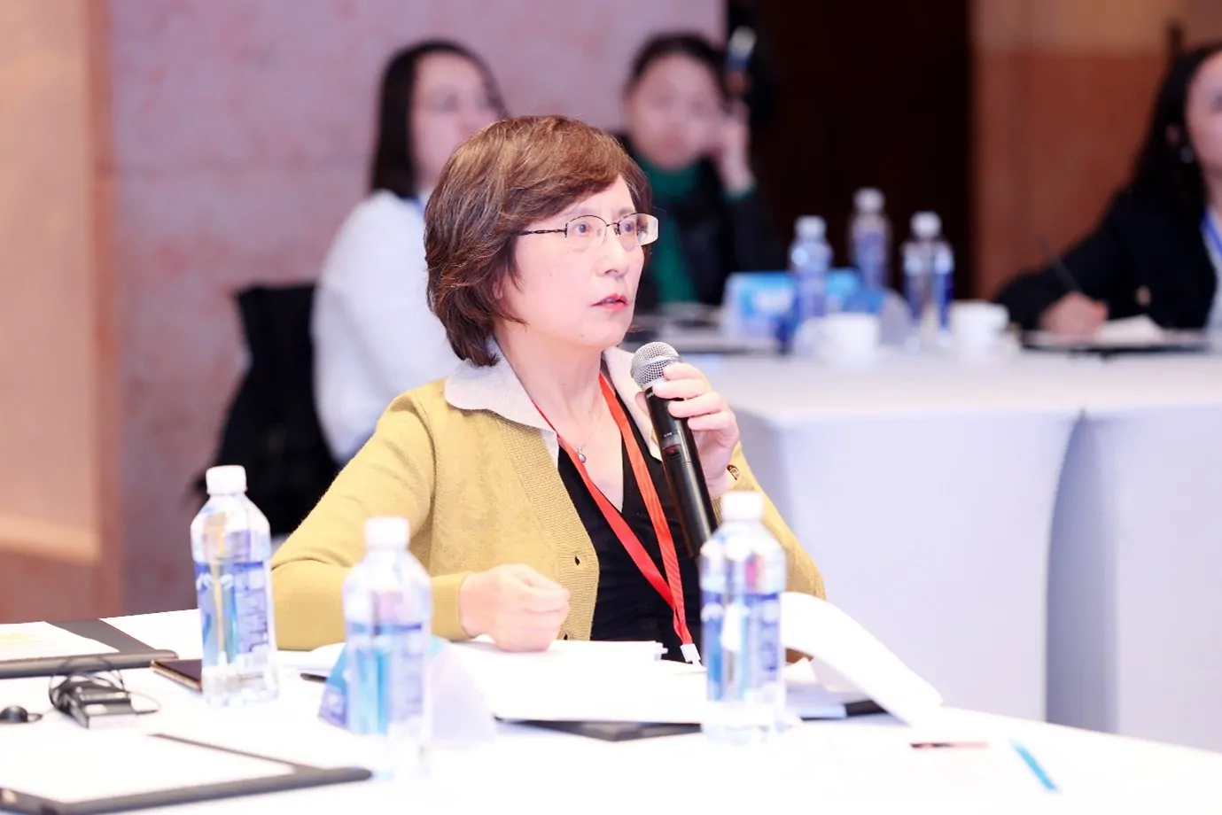 Woman attendee at “Connect to IDF Experts — 2024 Diabetes Academic Exchange Conference”, was jointly organised by IDF and the Beijing Medical and Health Foundation on 19 October.